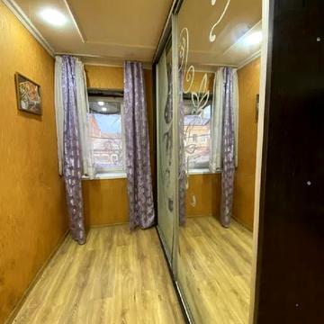 Чоботарська вул., 42