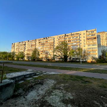 Райдужна вул., 17