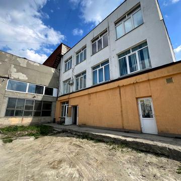 Максимовича вул., 15