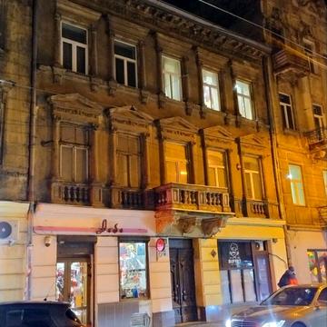 Гетьмана Петра Дорошенка вул. (Жовтнева), 28
