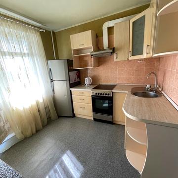 Метробудівська вул., 13