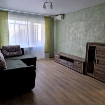 Героїв просп., 45
