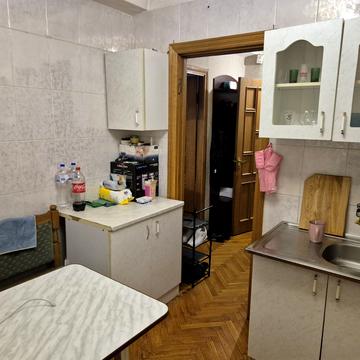 Братиславська вул., 42-А