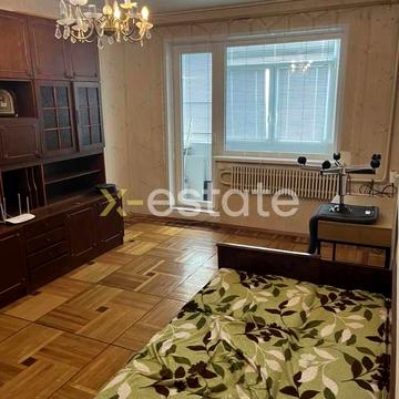 Велозаводська вул., 32