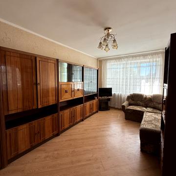 Відродження просп., 11