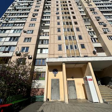 Мілютенка вул., 28-В