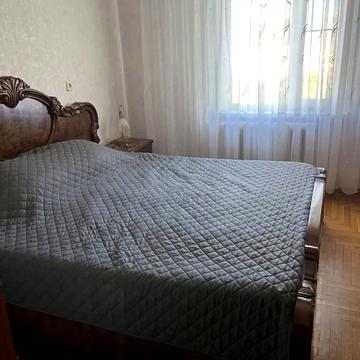 Срібнокільська вул., 14