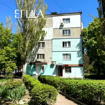 Соборна вул. (50 років Жовтня), 12