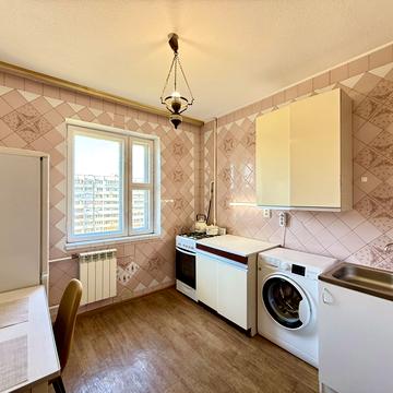 Тростянецька вул., 8