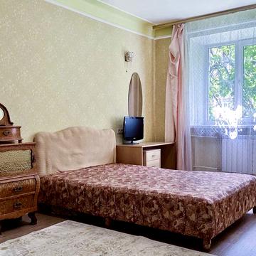 Шота Руставелі вул., 25