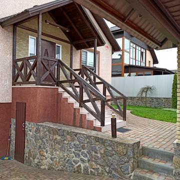 Миколи Куліша вул., 32