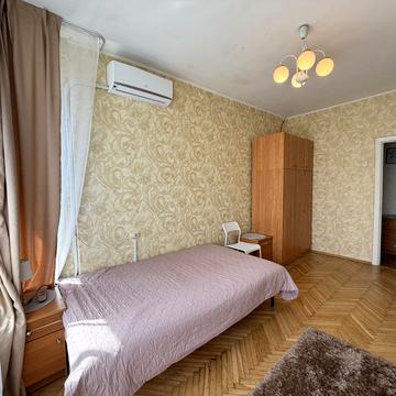 Велика Васильківська вул. (Червоноармійська), 51