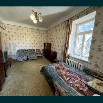 Центральний просп. (Леніна), 79