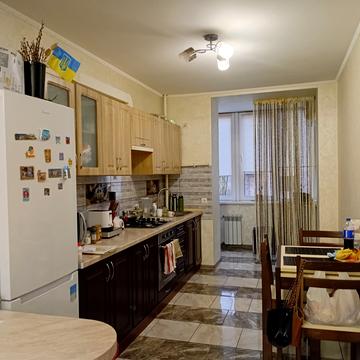 Івана Величковського вул., 61
