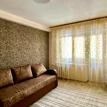 Юності вул., 10/1