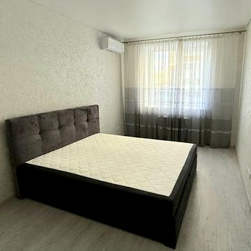 Святошинська вул., 56