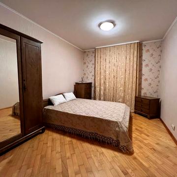 Рятувальників вул., 35