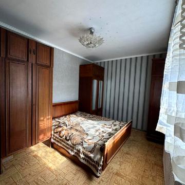 Академіка Корольова вул., 17