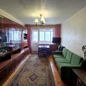 Миру вул., 100