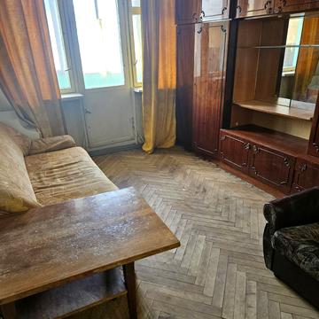 Академіка Стражеска вул., 11