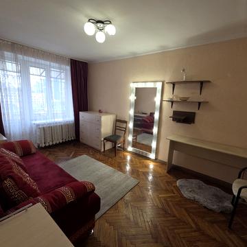 Велика Васильківська вул. (Червоноармійська), 114