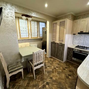Валерія Гудзя вул., 48