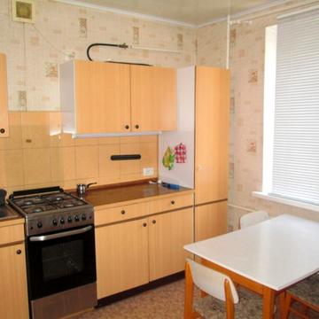 Героїв просп., 4