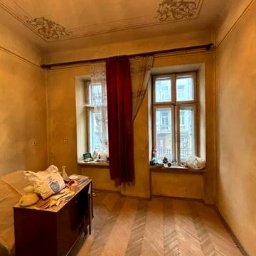 Пантелеймона Куліша вул., 43