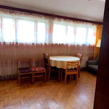 Володимирська вул., 82