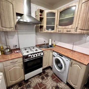 Новокримська вул., 42