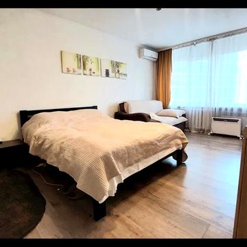 Лесі Українки бульв., 7