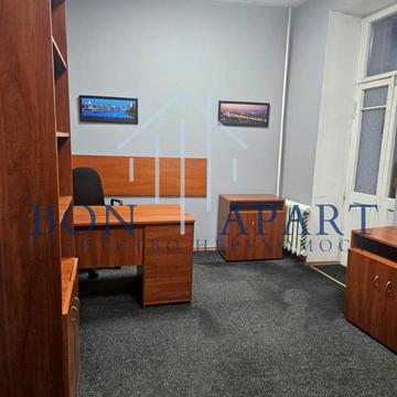 Студентська вул., 11