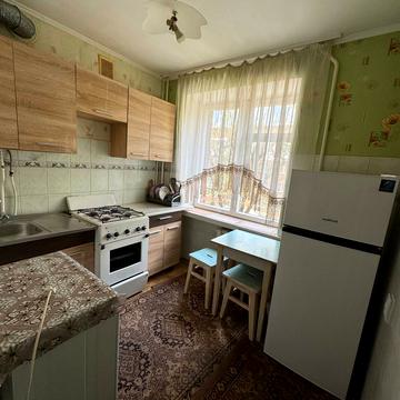 Молодіжна вул., 3/2