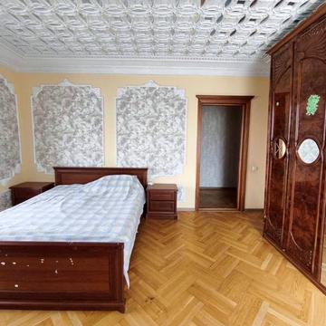 Небесної Сотні просп. (Маршала Жукова), 79а