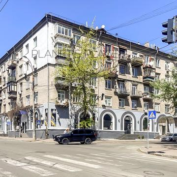 Білоруська вул., 32