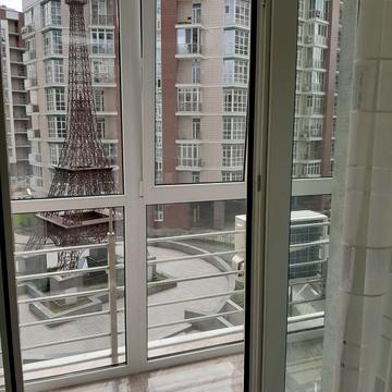 Академіка Філатова вул., 2/1
