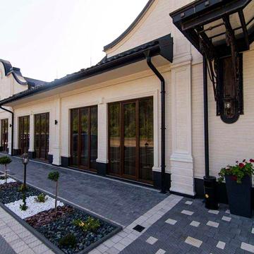 Карпатська, 5