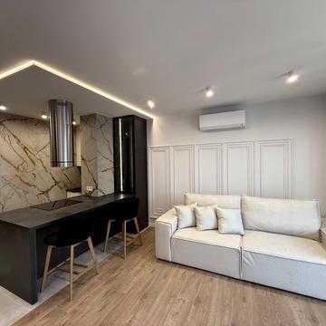 Степана Бандери вул., (Будинок 5)