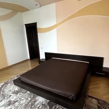 Володимира Великого вул., 45