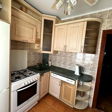 Київська вул., 4