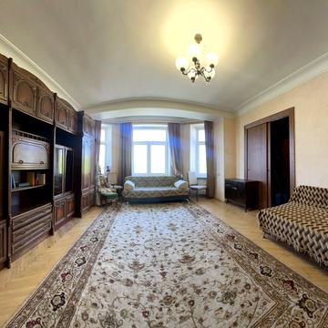 Михайла Грушевського вул., 34/1