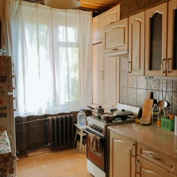 Миру вул., 42