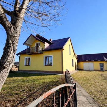 Кирило-Мефодіївська вул.