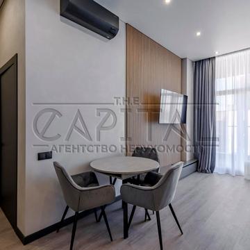 Салютна вул., (Будинок 02301-02303)