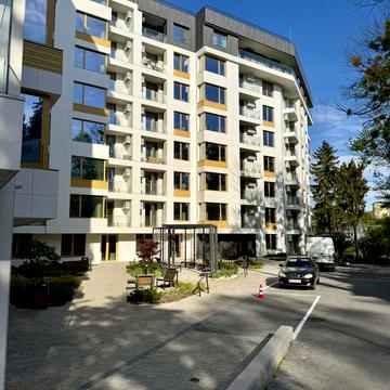 Петра Карманського вул. (), (Будинок 1)