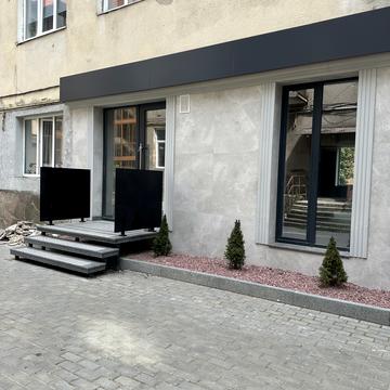 Лесі Українки вул., 18