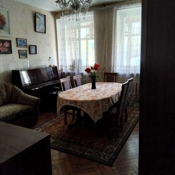Братська вул., 5