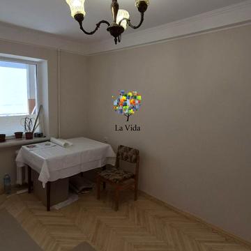 Мілютенка вул., 28-А