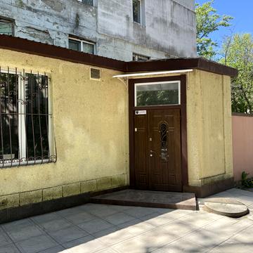 Академіка Заболотного вул., 13