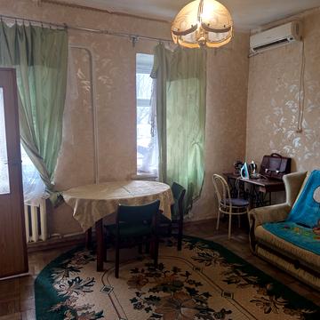 Богдана Хмельницького вул., 72